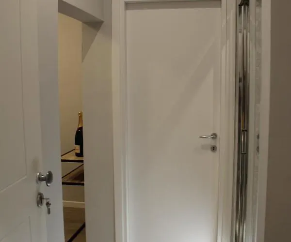 Vite 99 - Piazza Di Spagna 4*