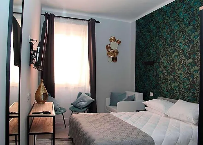 Vite 99 - Piazza Di Spagna 4*